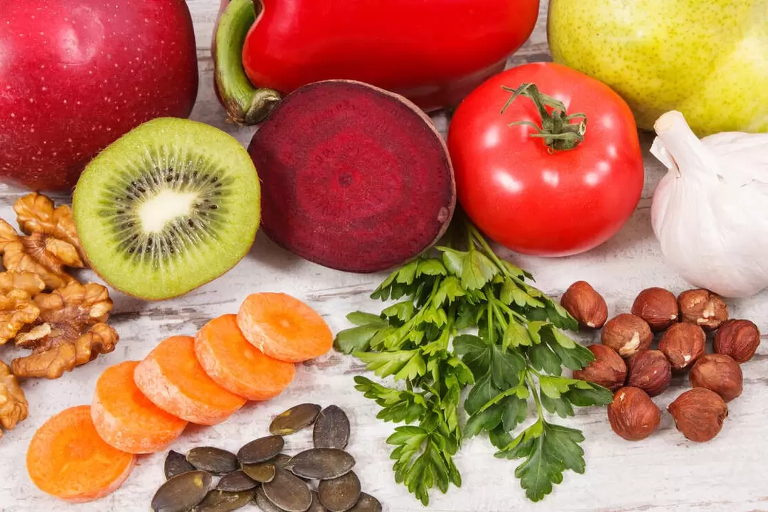 The diet of patients with gout includes a variety of vegetables and fruits